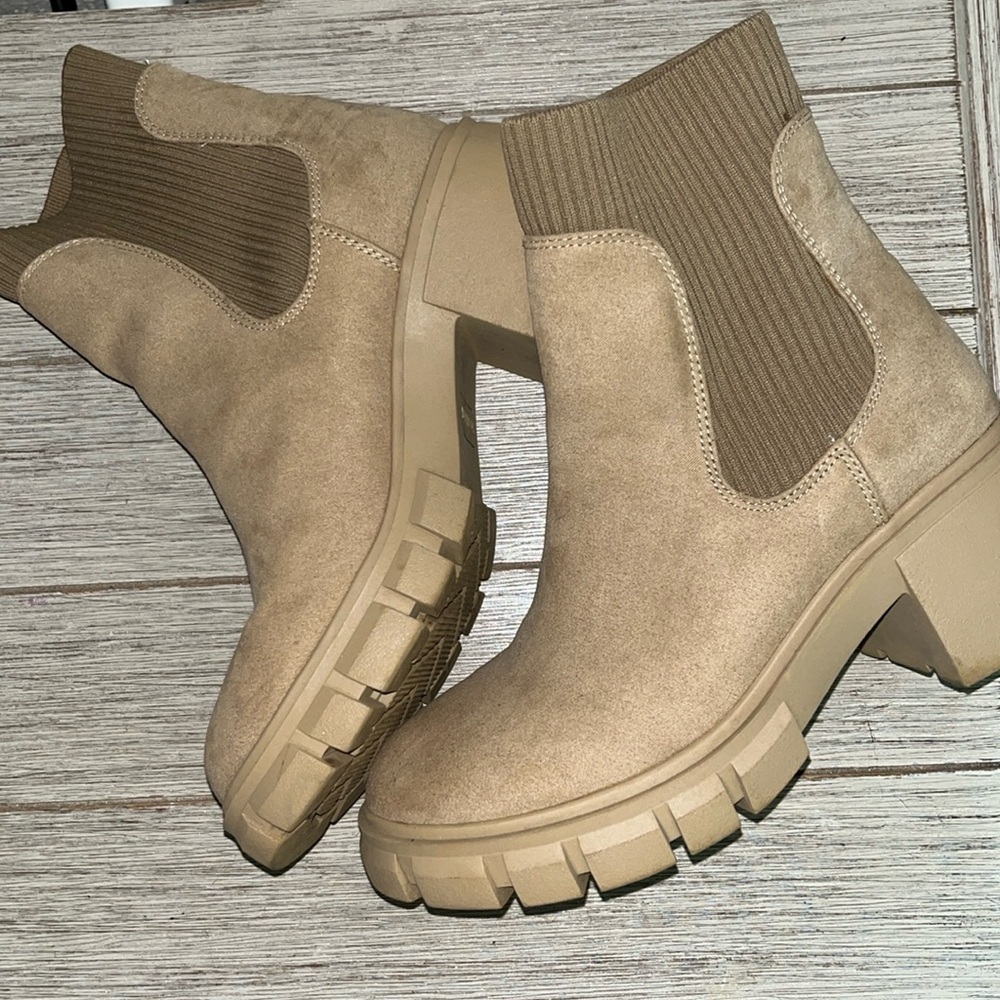 Chelsea Boots